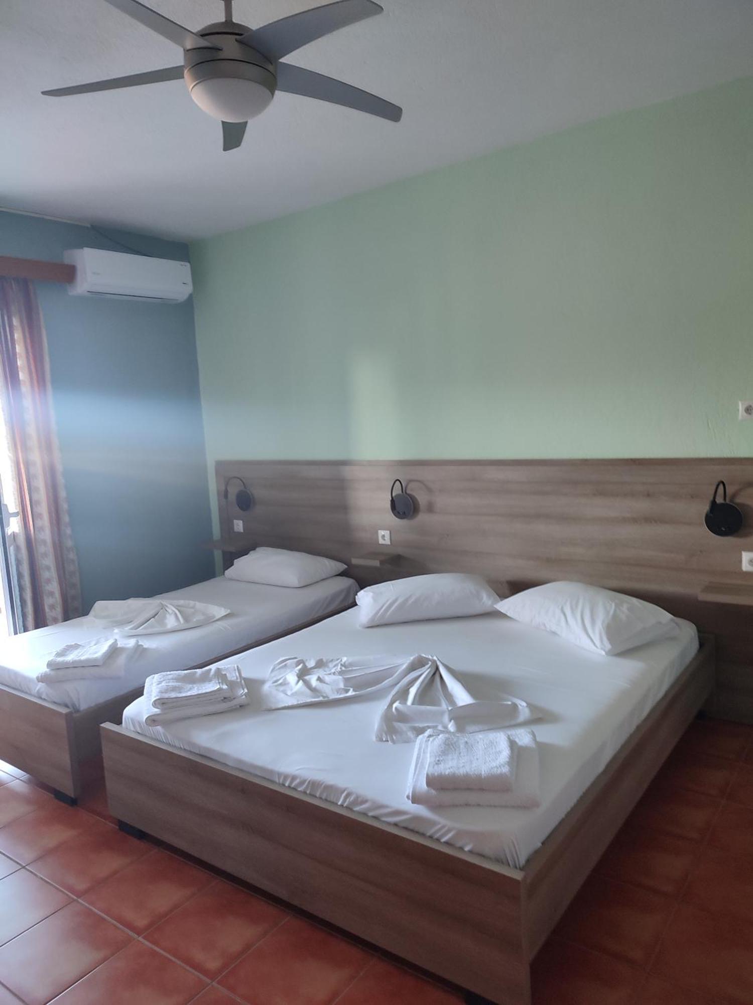 Bella Vista Hotel Himare Room photo