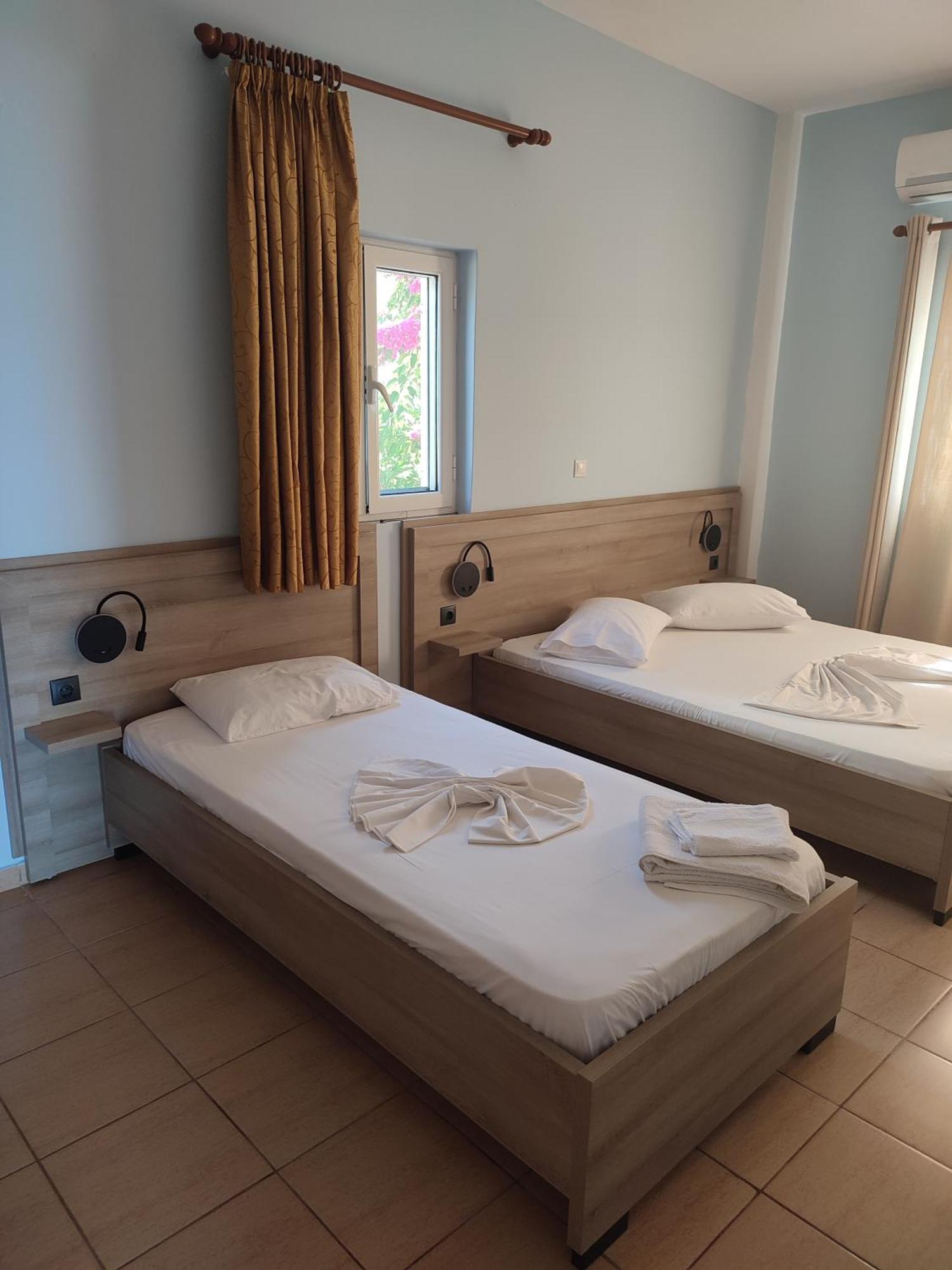 Bella Vista Hotel Himare Exterior photo